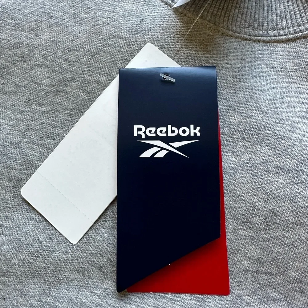 Reebok gray relaxed fit crewneck sweatshirt - Picture 9 of 13